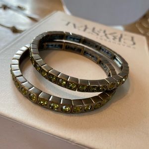 Set of two crystal stretch bracelets